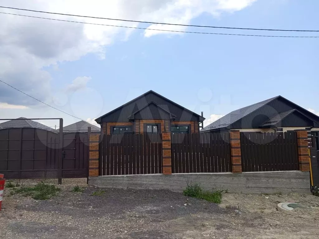 Дом 100 м на участке 4 сот. - Фото 1