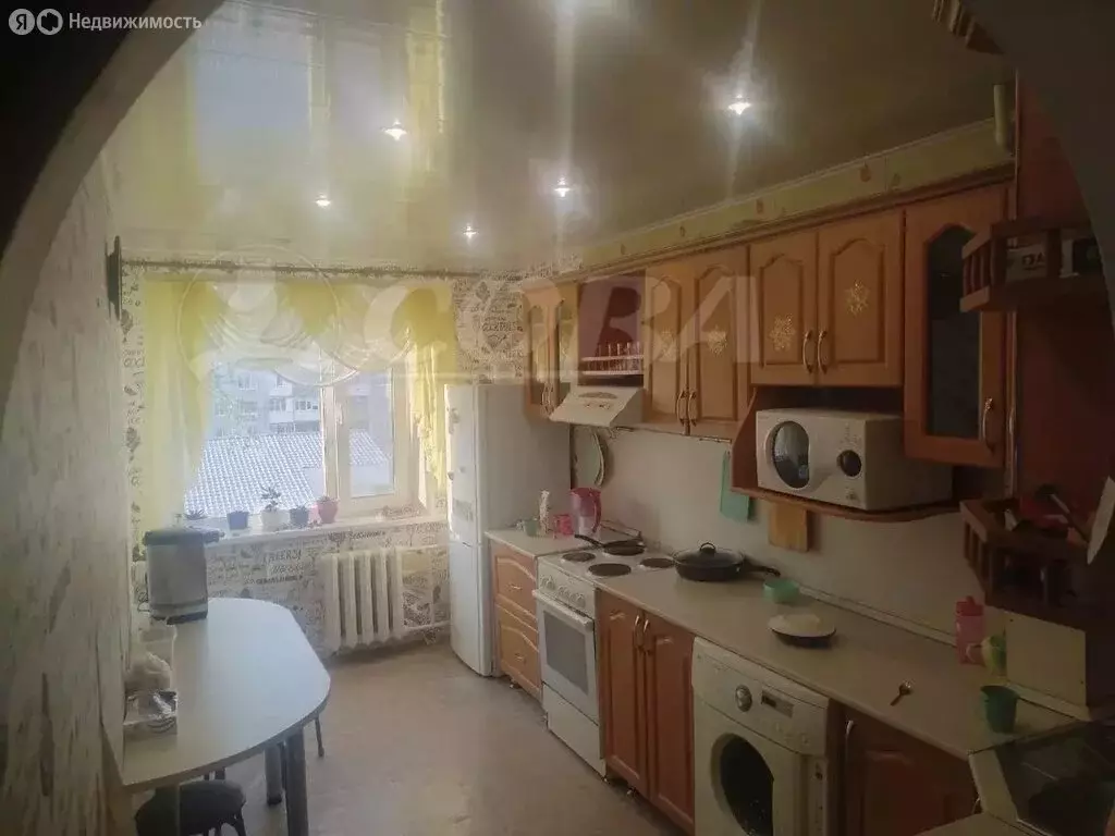 3-комнатная квартира: Тобольск, 7-й микрорайон, 22 (68.7 м) - Фото 1