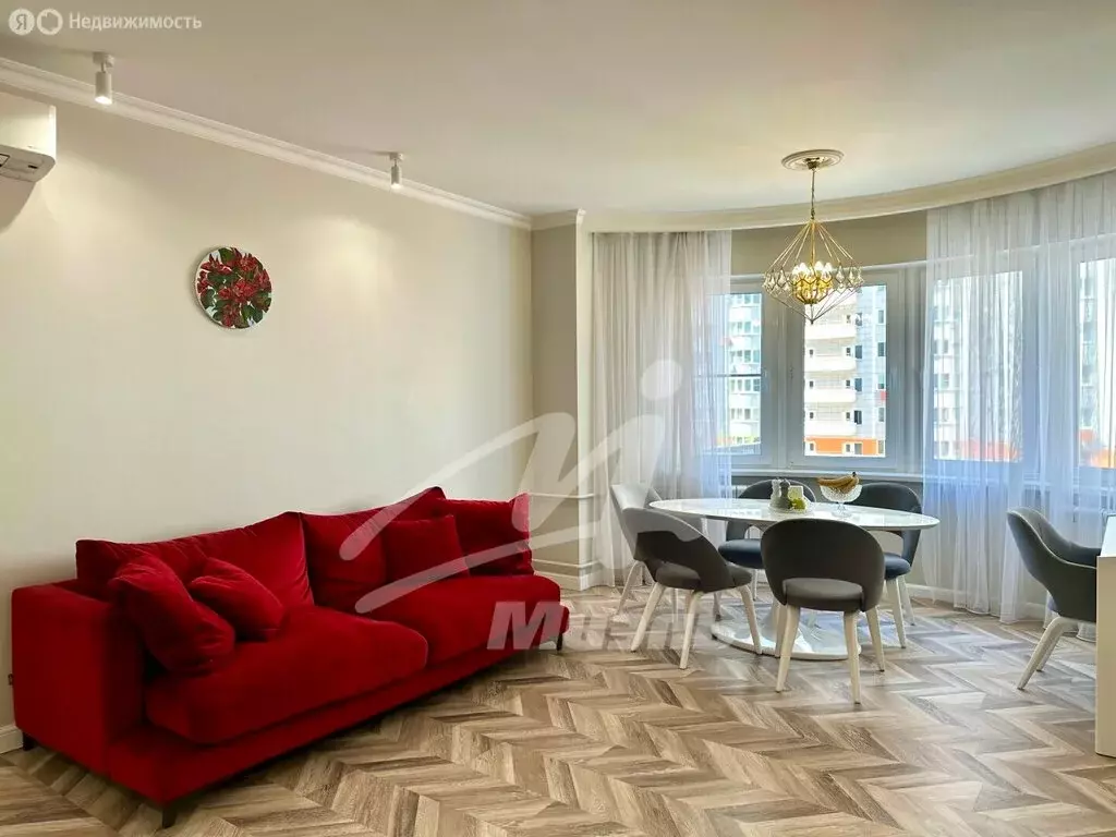 3-комнатная квартира: посёлок городского типа Новоивановское, ... - Фото 1