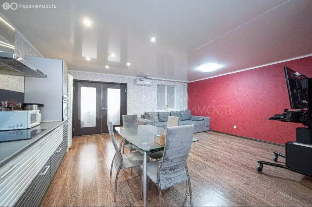 3-комнатная квартира: Тюмень, улица Муравленко, 3 (75 м) - Фото 2