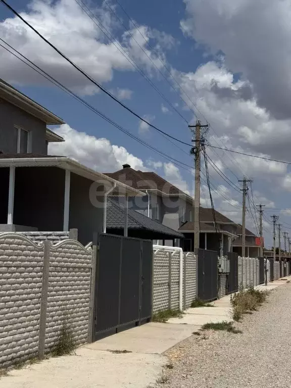 Дом в Крым, Сакский район, с. Уютное ул. Приморская, 12 (178 м) - Фото 1