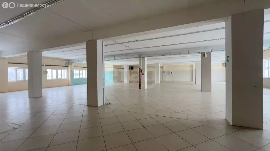 Торговая площадь (1340.1 м) - Фото 1