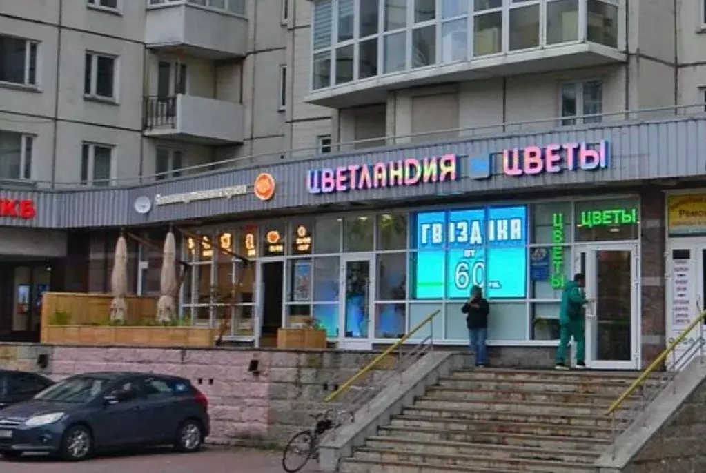 Торговая площадь в Санкт-Петербург Комендантский просп., 13к1 (105 м) - Фото 1