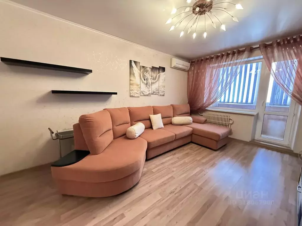 3-к кв. Оренбургская область, Оренбург Салмышская ул., 43 (62.0 м) - Фото 1