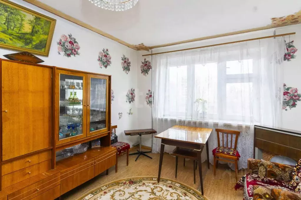 3-к кв. Тюменская область, Тюмень ул. 30 лет Победы, 104 (64.6 м) - Фото 0