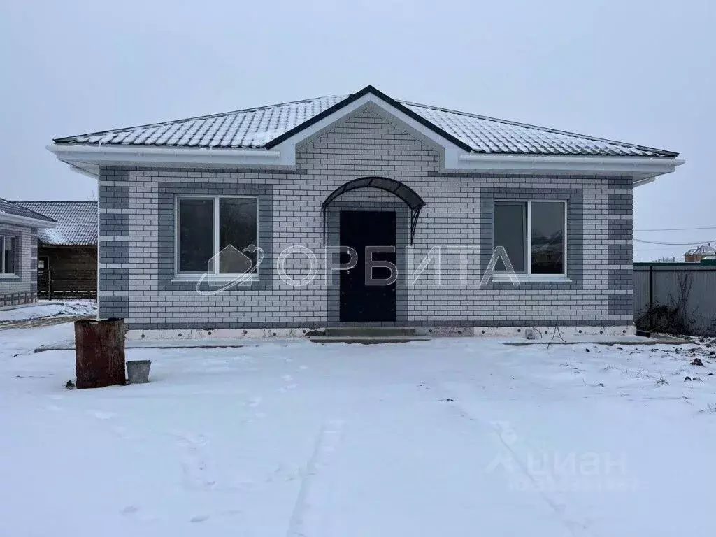Дом в Тюменская область, Тюменский район, д. Ушакова бул. Центральный ... - Фото 0