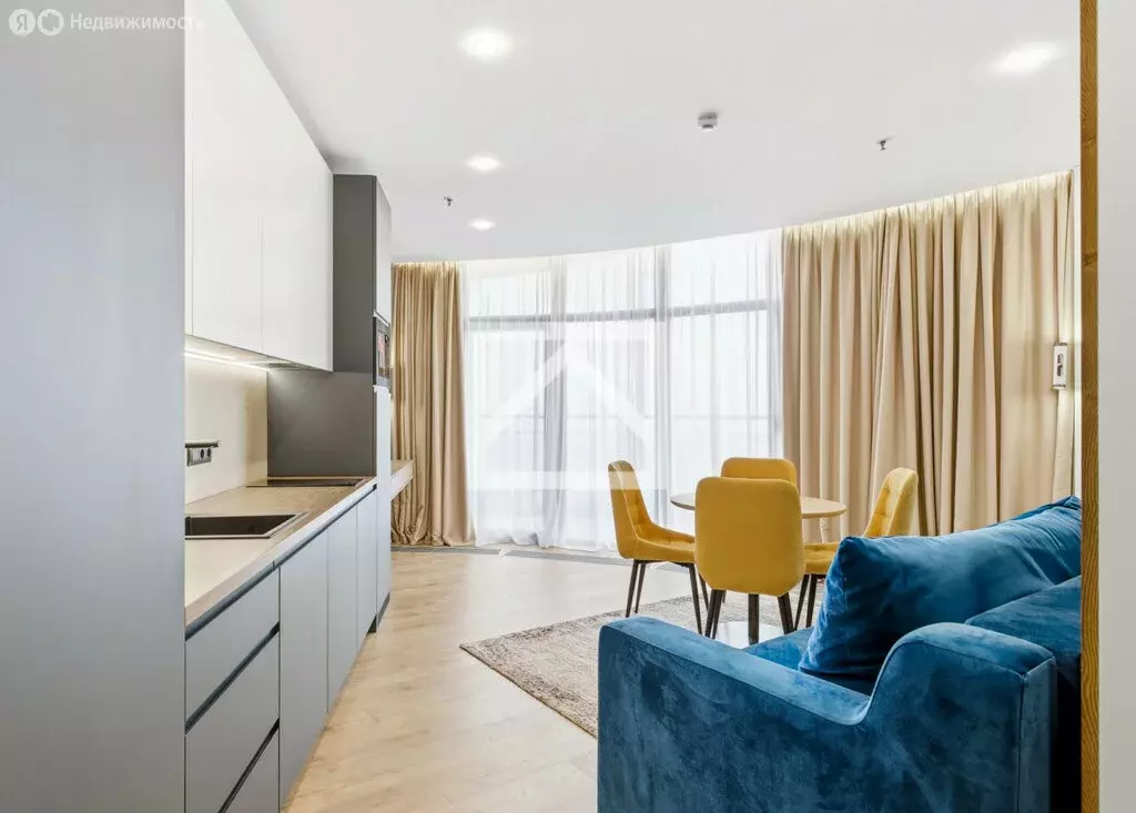 2-комнатная квартира: Алушта, Западная улица, 4к2 (64 м) - Фото 1