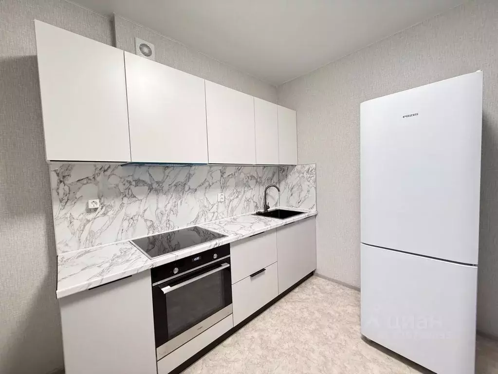 2-к кв. Татарстан, Казань ул. Братьев Батталовых, 27 (65.0 м) - Фото 1