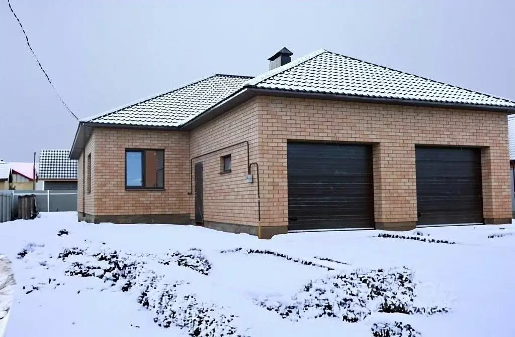 Таунхаус в Оренбургская область, Оренбургский район, с. Нежинка ул. ... - Фото 1