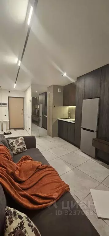 Студия Свердловская область, Екатеринбург ул. Лыжников, 3 (24.0 м) - Фото 1