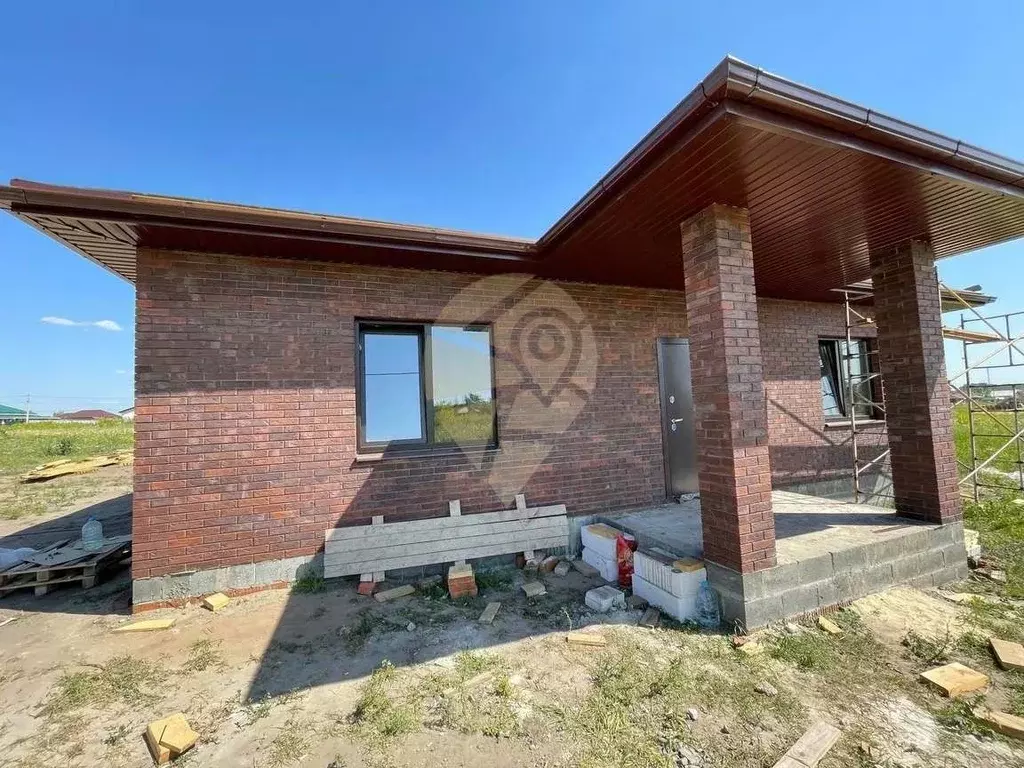 Дом в Белгородская область, Старооскольский городской округ, с. ... - Фото 1