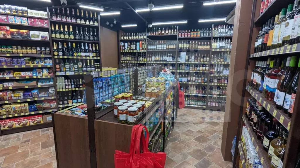 Помещение 72 кв. м., арендатор кб - Фото 1