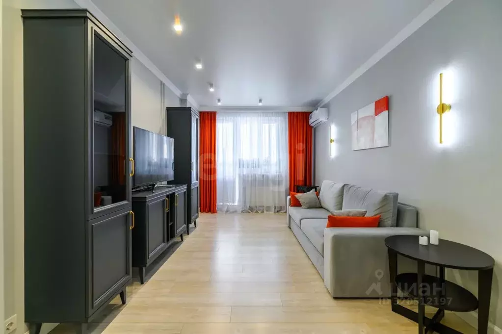 3-к кв. Татарстан, Казань ул. Заслонова, 40к2 (82.1 м) - Фото 0