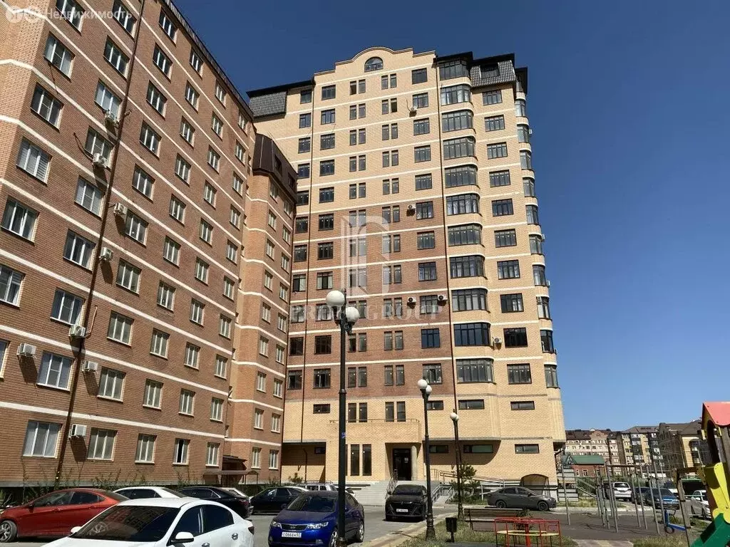 2-комнатная квартира: Каспийск, улица Зейнудина Батманова, 24 (84 м) - Фото 0