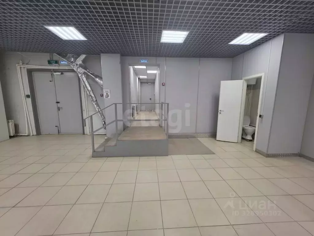 Торговая площадь в Башкортостан, Учалы ул. Ленина, 31А (300 м) - Фото 2