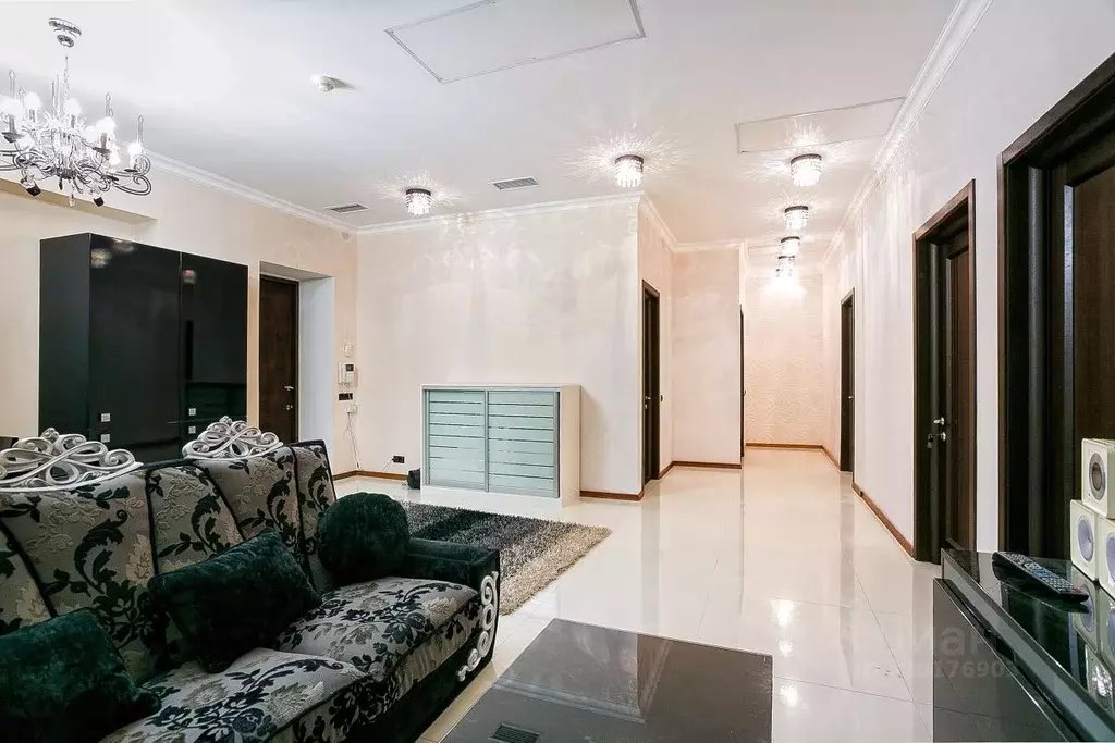 Свободной планировки кв. Крым, Алушта ул. Парковая, 5 (130.0 м) - Фото 2