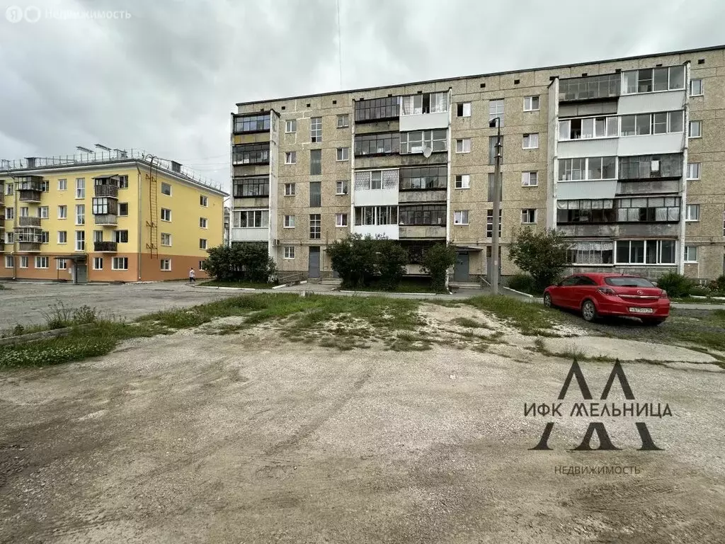 2-комнатная квартира: Полевской, улица Челюскинцев, 12 (49 м) - Фото 0