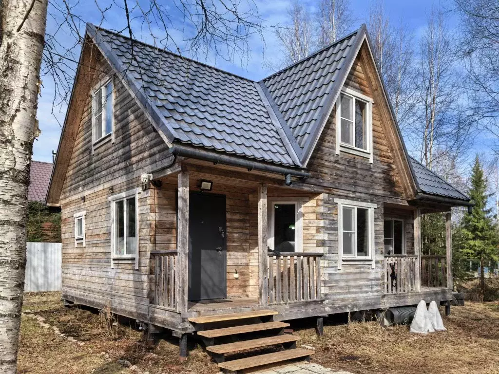 Дом в Ленинградская область, Выборгский район, Рощинское городское ... - Фото 1