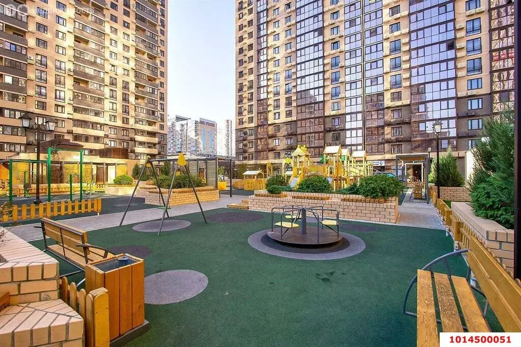 1-комнатная квартира: Краснодар, Гаражная улица, 87 (52 м) - Фото 1