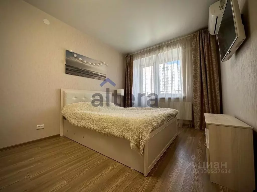 1-к кв. Татарстан, Казань ул. Рауиса Гареева, 96 (35.0 м) - Фото 1