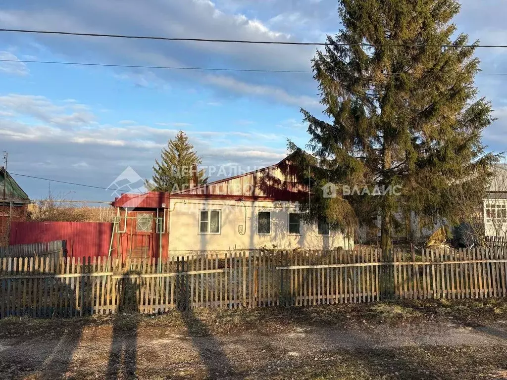 Дом в Рязанская область, с. Захарово ул. Центральная, 175 (100 м) - Фото 1