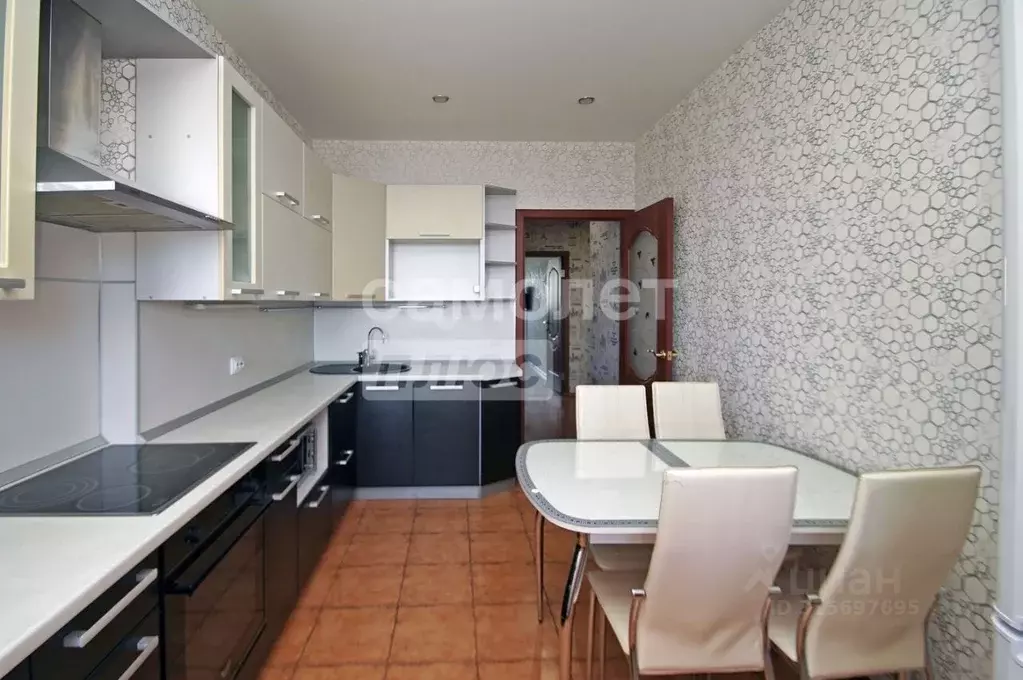 2-к кв. Омская область, Омск ул. Крупской, 38 (57.1 м) - Фото 0