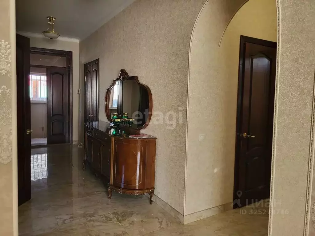 Дом в Адыгея, Майкоп ул. Кольцова (238 м) - Фото 1