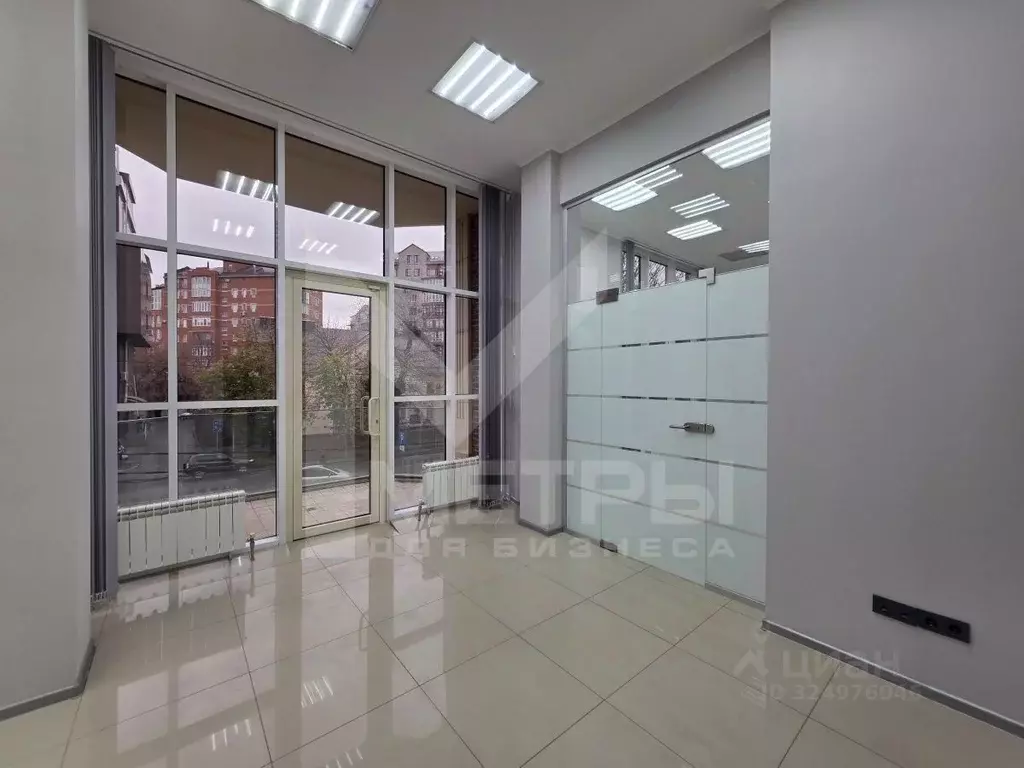 Офис в Краснодарский край, Краснодар ул. Имени Дзержинского, 33 (304 ... - Фото 1