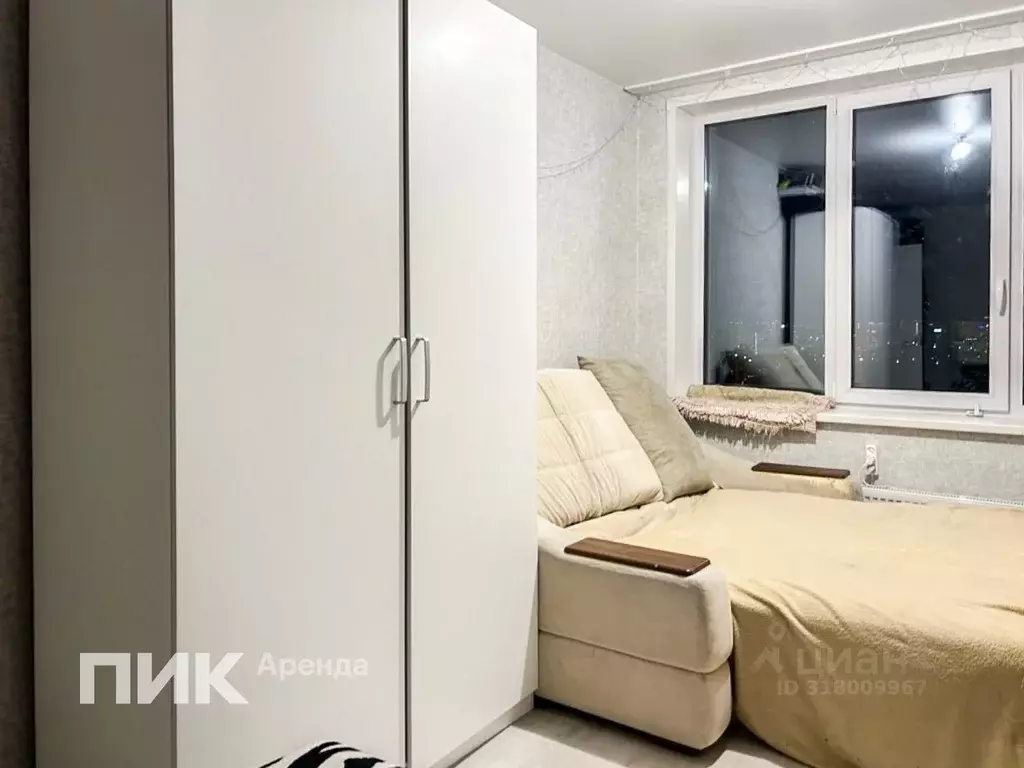 1-к кв. Свердловская область, Екатеринбург Уктус жилрайон, Светлый ... - Фото 0