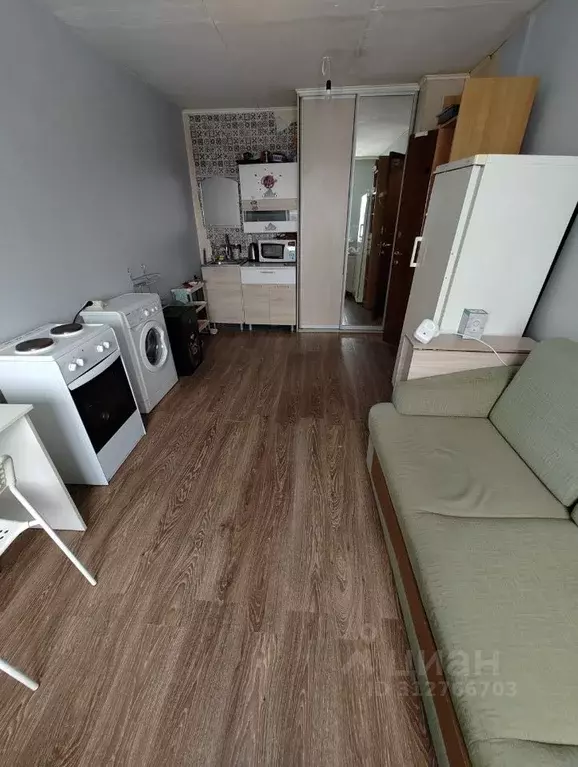 Комната Свердловская область, Екатеринбург ул. Умельцев, 11Б (16.0 м) - Фото 1