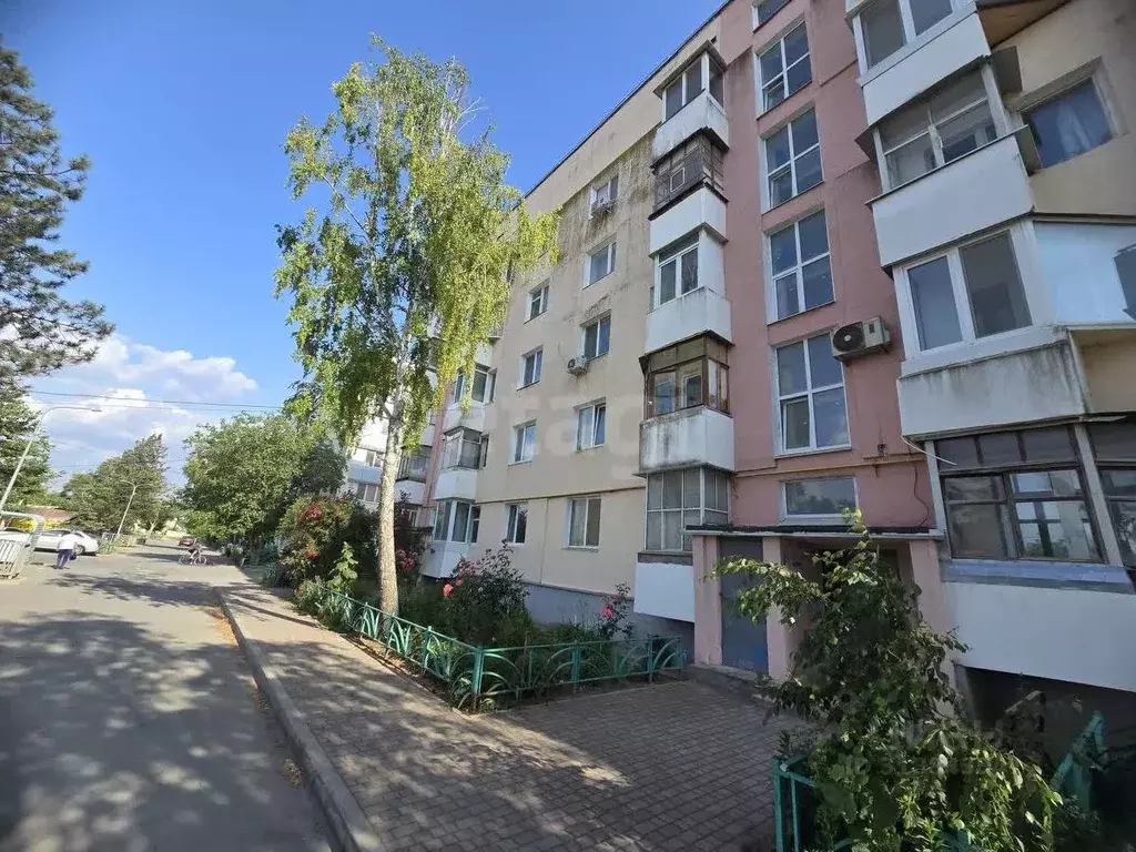 3-к кв. Крым, Саки ул. Гайнутдинова (66.8 м) - Фото 0