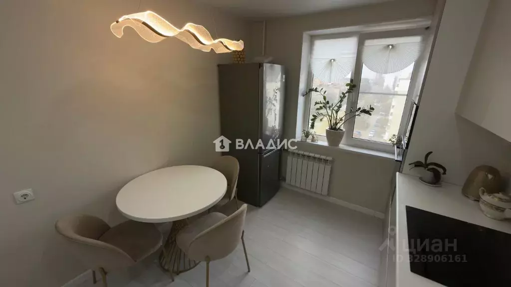 2-к кв. Башкортостан, Уфа Комсомольская ул., 145 (56.9 м) - Фото 1