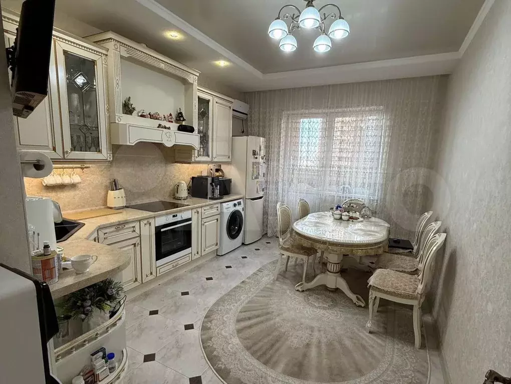 2-к. квартира, 80 м, 13/19 эт. - Фото 1