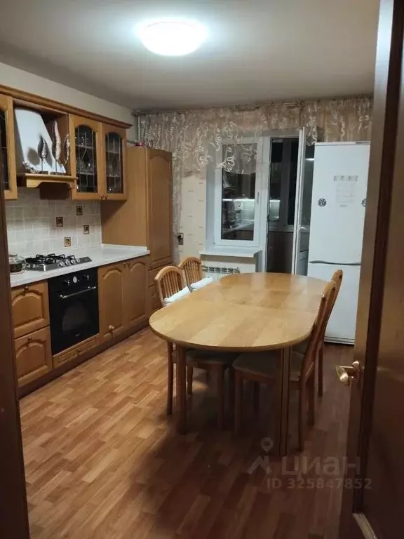 3-к кв. Саратовская область, Саратов Ульяновская ул., 37/41 (80.5 м) - Фото 1