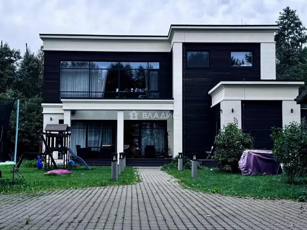 Дом в Санкт-Петербург Соловьиная ул., 13к2 (200 м) - Фото 1