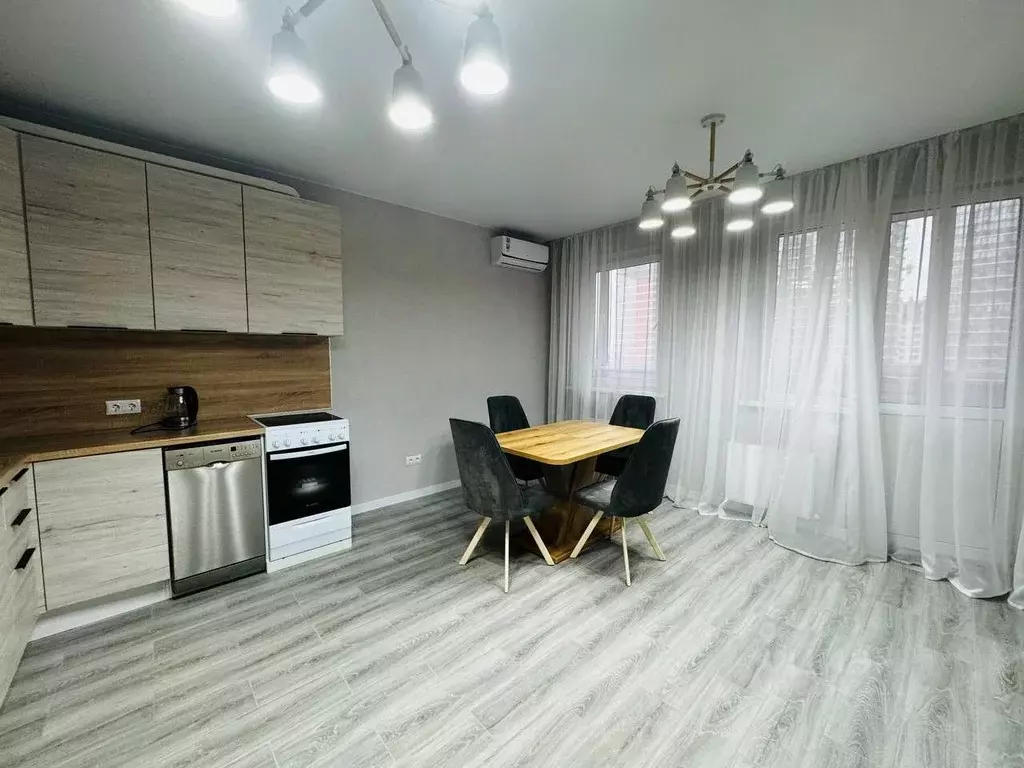 2-к кв. Краснодарский край, Краснодар ул. Героя Пешкова, 14к3 (64.7 м) - Фото 0