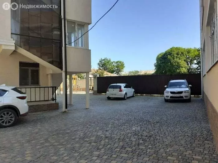 2-комнатная квартира: Евпатория, улица Толстого, 38А (66.4 м) - Фото 1