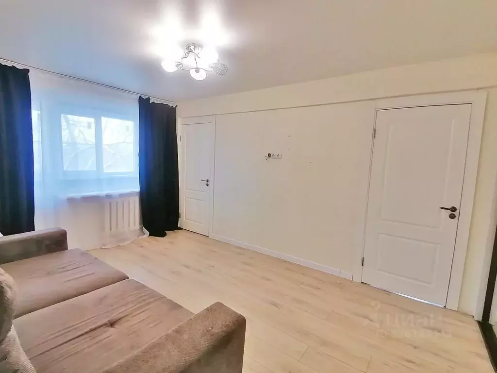 4-к кв. Волгоградская область, Волгоград Жилгородок мкр, ул. ... - Фото 2