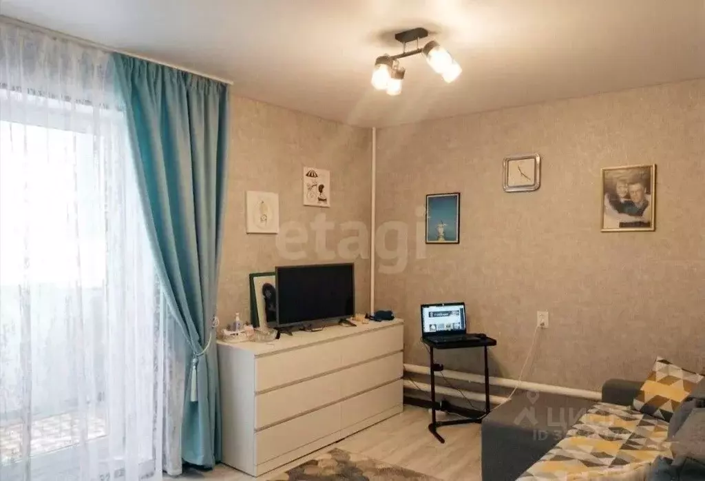 2-к кв. Белгородская область, Шебекино ул. 50 лет Октября, 8 (44.2 м) - Фото 1