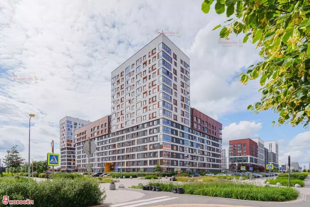 3-к кв. Свердловская область, Екатеринбург ул. Лучистая, 6 (84.3 м) - Фото 0