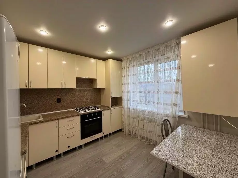 2-к кв. Татарстан, Зеленодольск просп. Строителей, 32А (56.6 м) - Фото 1