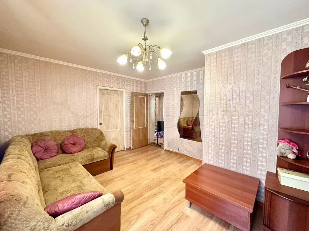 4-к. квартира, 50 м, 1/5 эт. - Фото 1