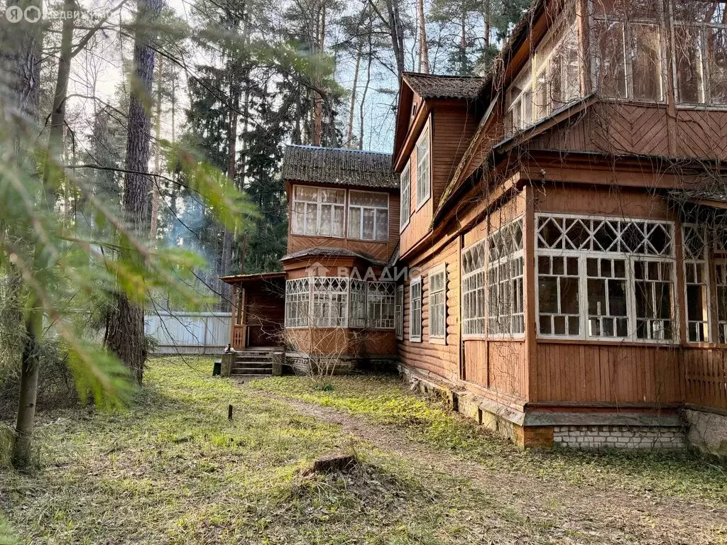 Дом в посёлок городского типа Кратово, улица Герцена, 13 (246.6 м) - Фото 1