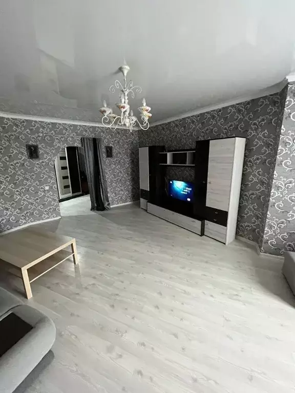 2-к кв. Краснодарский край, Новороссийск ул. Черняховского, 21 (81.8 ... - Фото 1