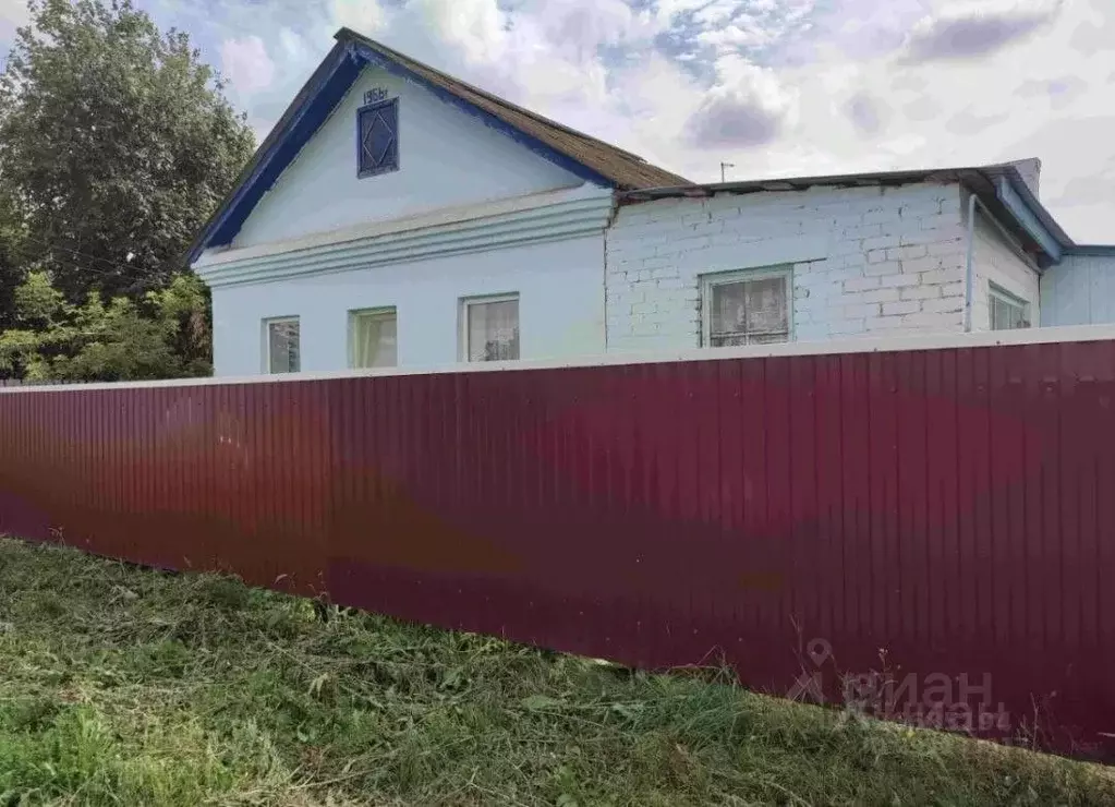 Дом в Башкортостан, Аургазинский район, Исмагиловский сельсовет, с. ... - Фото 1