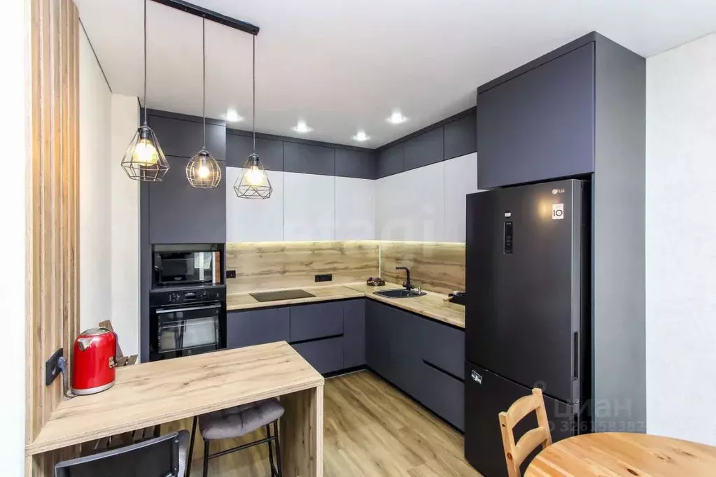 1-к кв. Тюменская область, Тюмень ул. Пожарных и Спасателей, 5 (56.0 ... - Фото 1