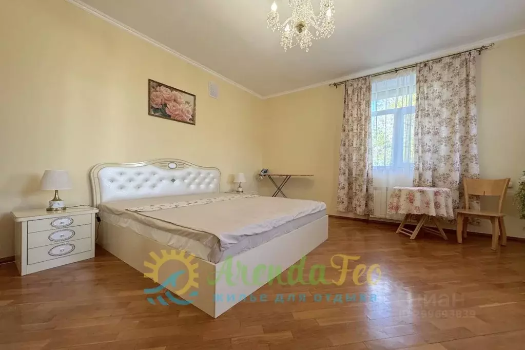 Дом в Крым, Феодосия ул. Русская, 6 (50 м) - Фото 0