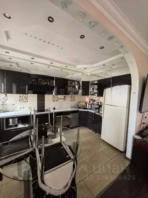 3-к кв. Омская область, Омск ул. Орджоникидзе, 162 (106.4 м) - Фото 1