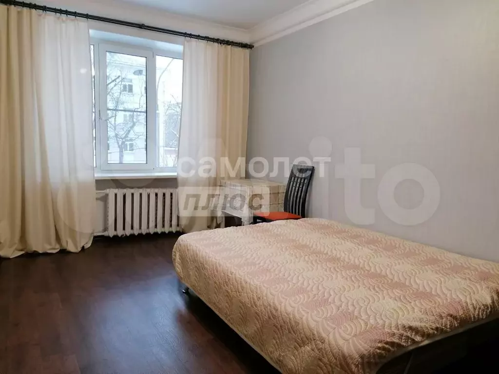 Комната 49 м в 3-к., 3/5 эт. - Фото 1