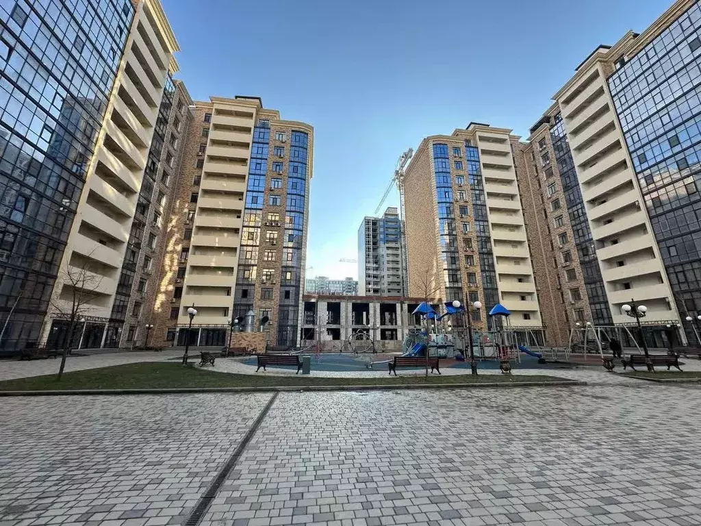 4-к кв. Дагестан, Махачкала ул. Времена Года, 9к1 (132.0 м) - Фото 0